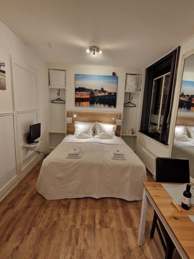 Klooster Mariadal Maastricht - Borgharen ภายนอก รูปภาพ